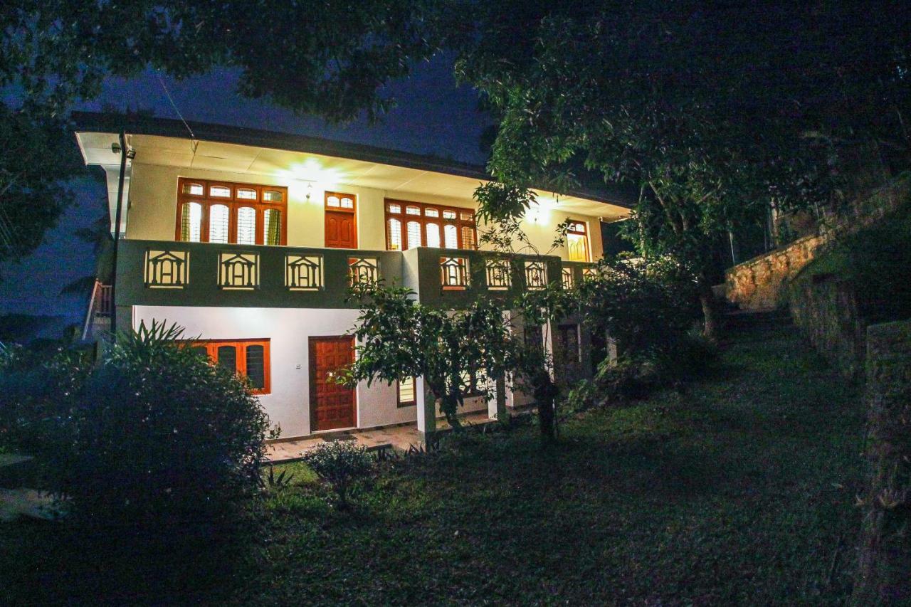 12 B Lewella Road, Kandy. Exterior photo
