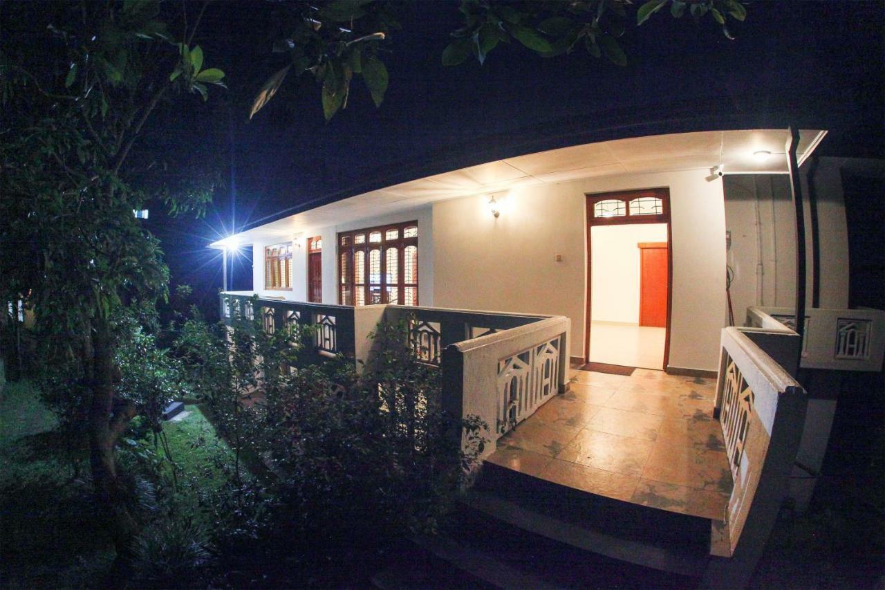 12 B Lewella Road, Kandy. Exterior photo